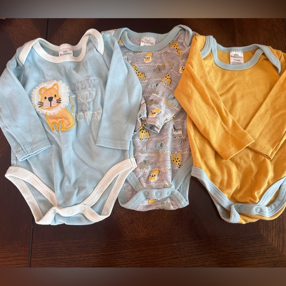 0-3 months baby boy long sleeve onesie bundle - Picture 1 of 4